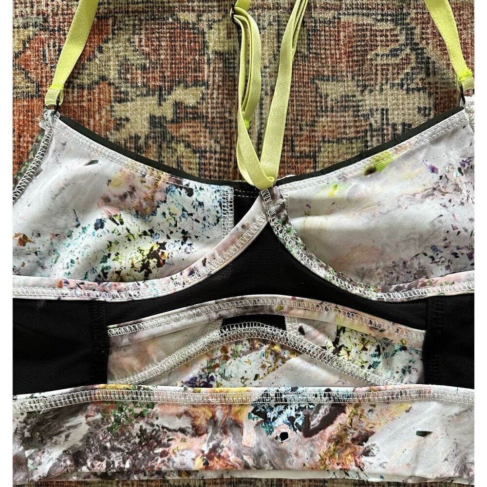 ALALA Small Sports Bra Top - Picture 4 of 6
